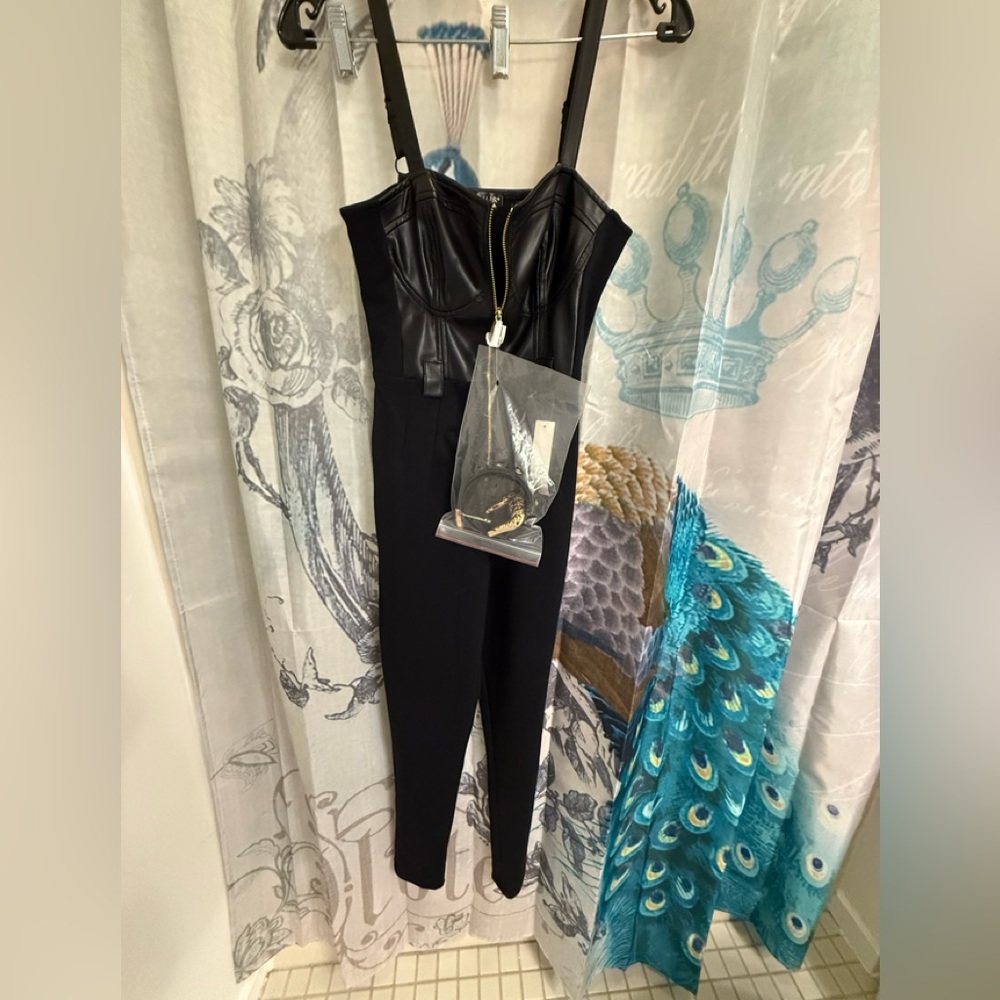 NWT Venus Jumper with belt Size 8